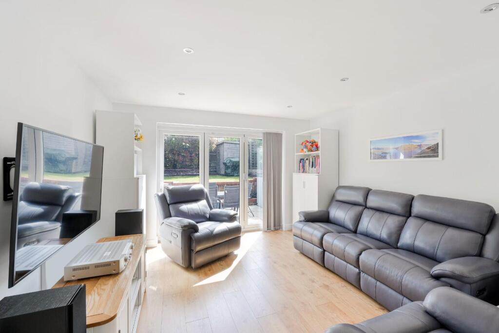 WHITEGATE WAY (9).jpg