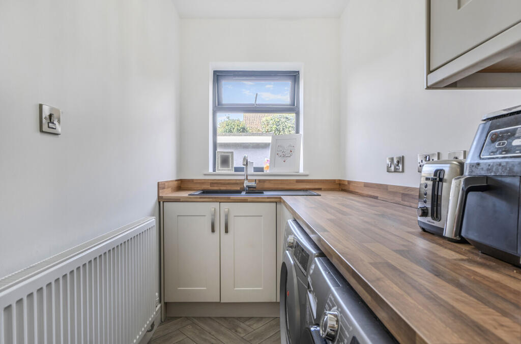 1383352-8-6929cf6...