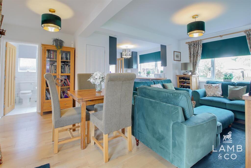 OPEN PLAN KITCHEN/LIVING