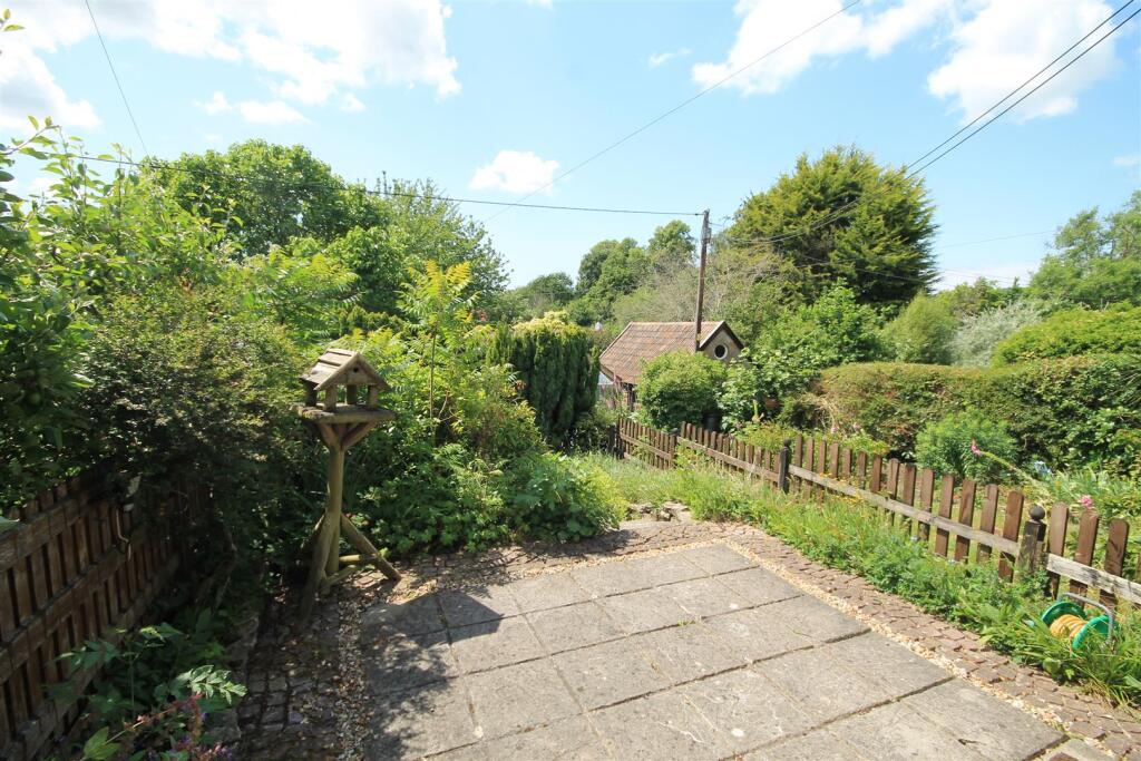 HL Front Garden ii.JPG