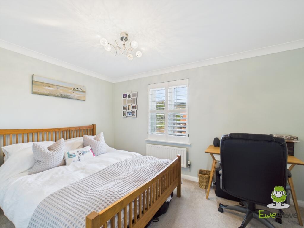 CAM03778G0-PR0181-STILL001