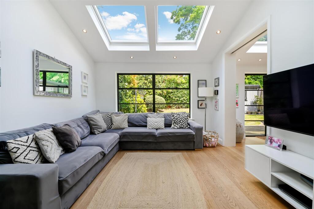MELBURY GARDENS, 86B-22.jpg
