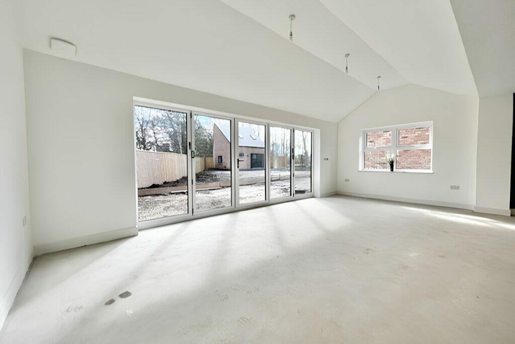 Side Aspect - Louth Road