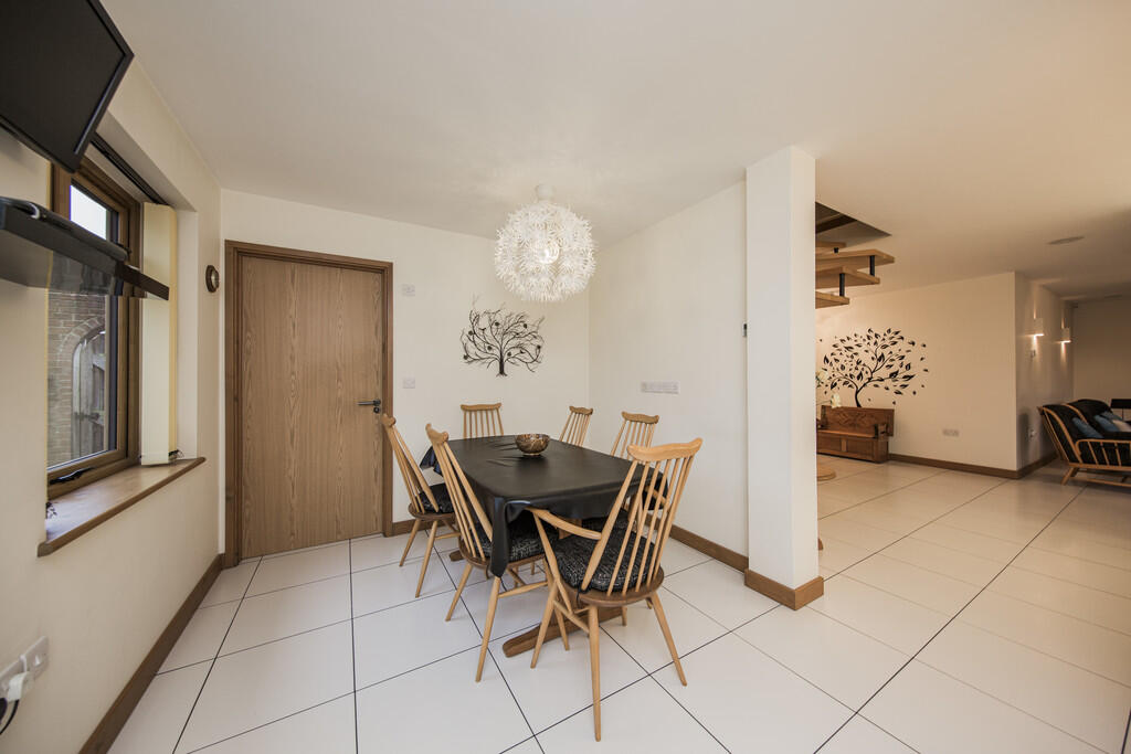 Dining Area 2