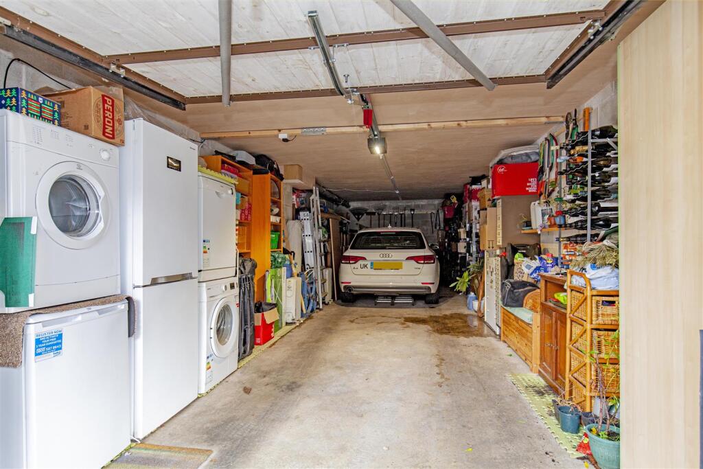 Garage-1.jpg