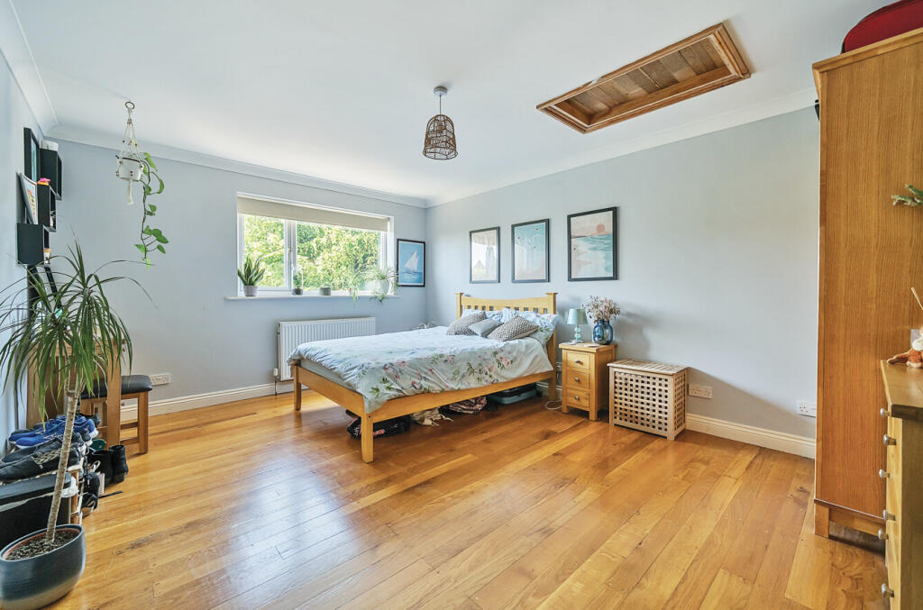 022-44-6814f19573...