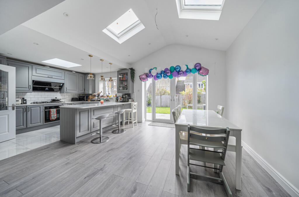 1386263-16-692f12...