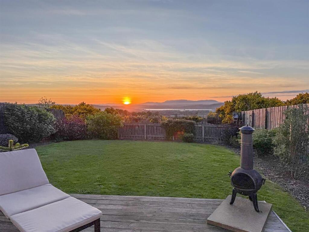SUNSET.jpg