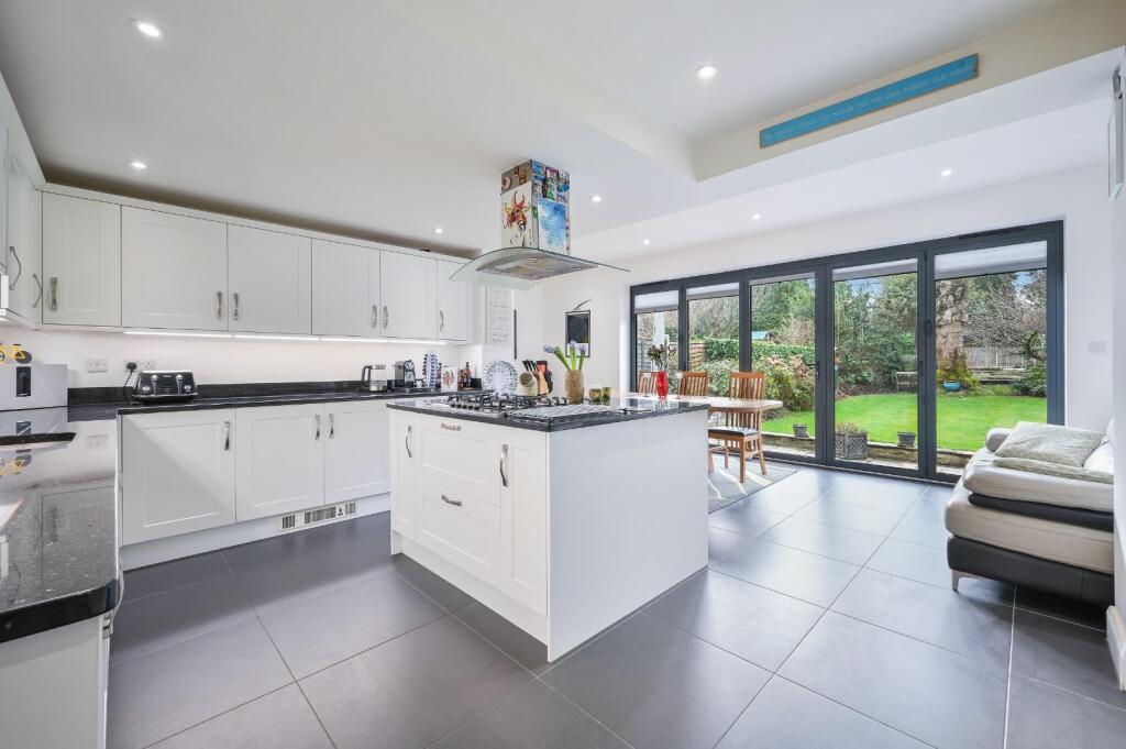 VERNON WALK, - (4).jpg