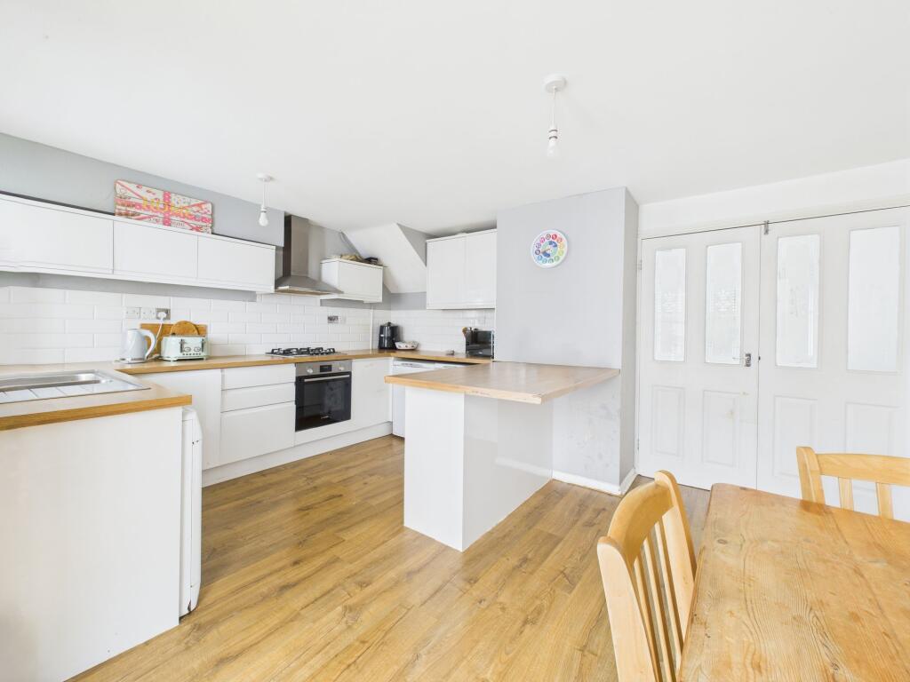 Dining/Kitchen