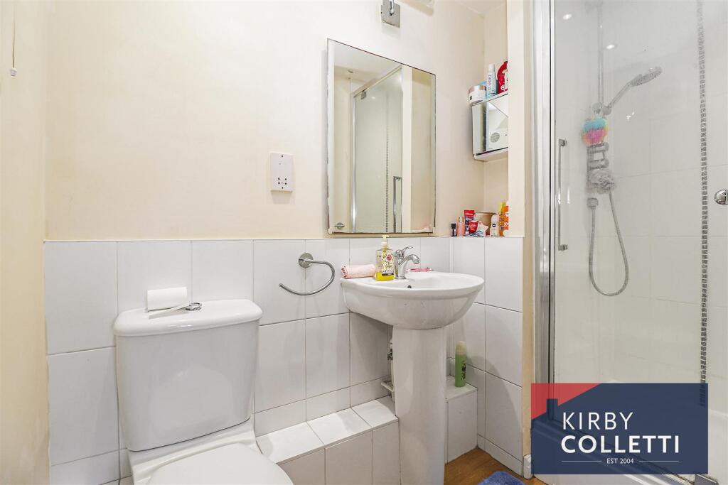 EN SUITE SHOWER ROOM TO BEDROOM ONE
