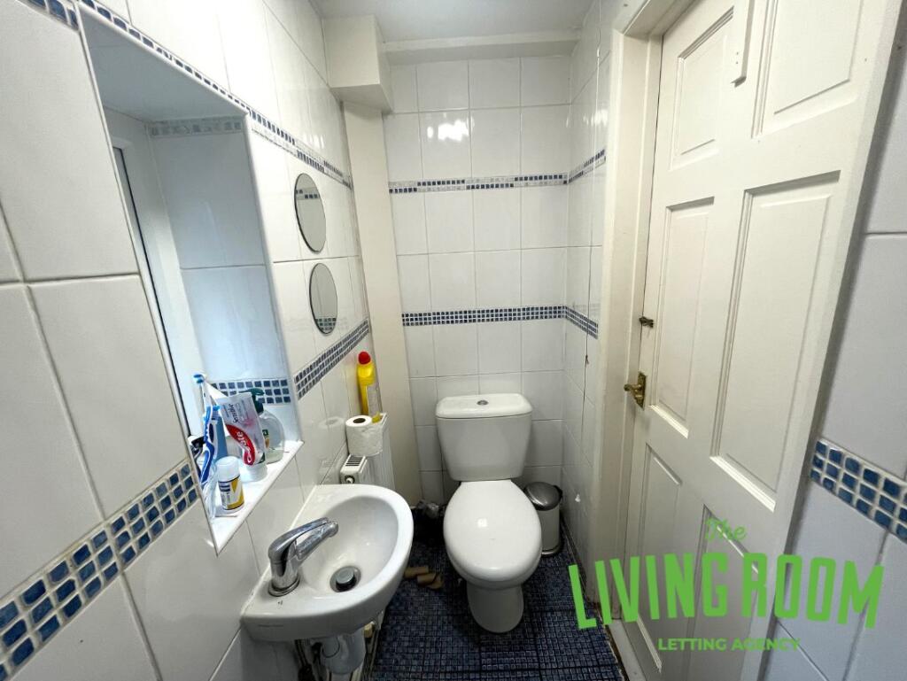 Shower room 1