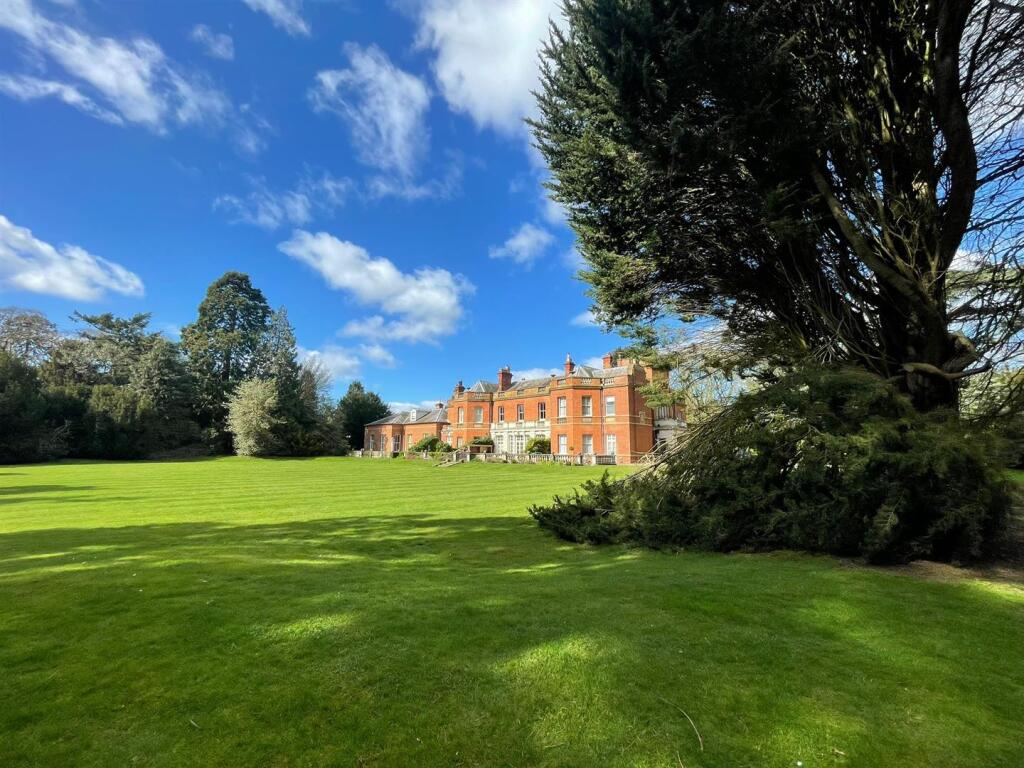 Hall Grounds