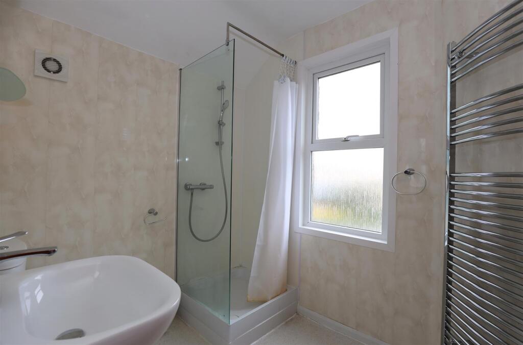 Showerroom.jpeg