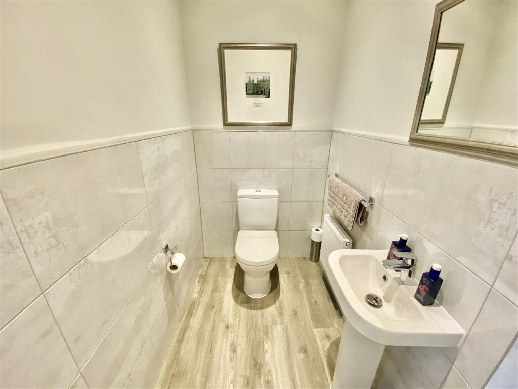 CLOAKROOM WC