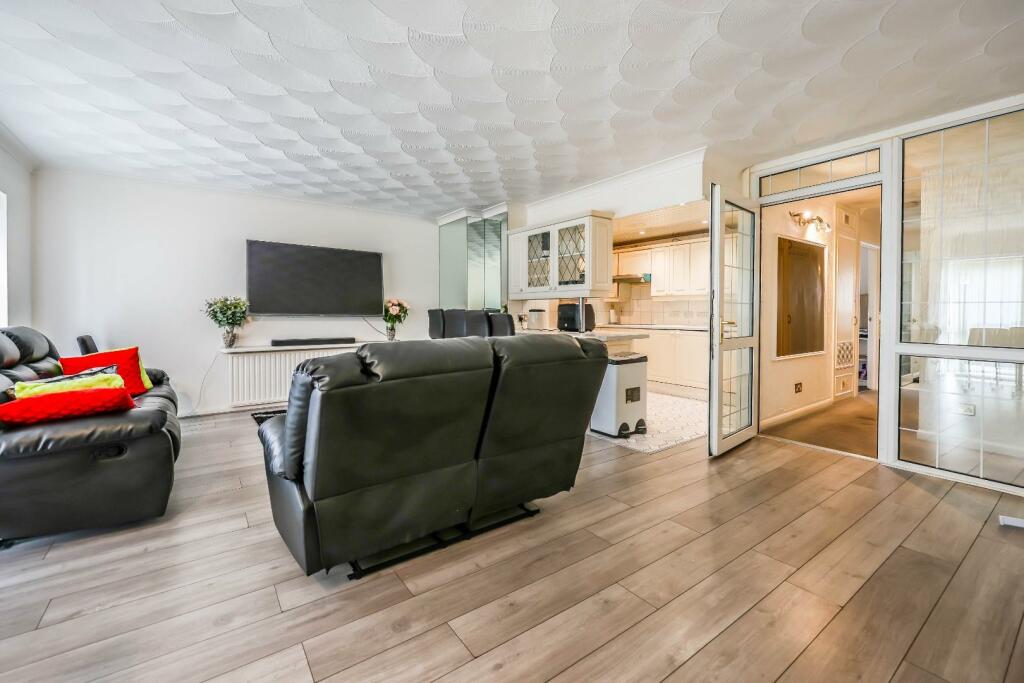 Kitchen/Lounge