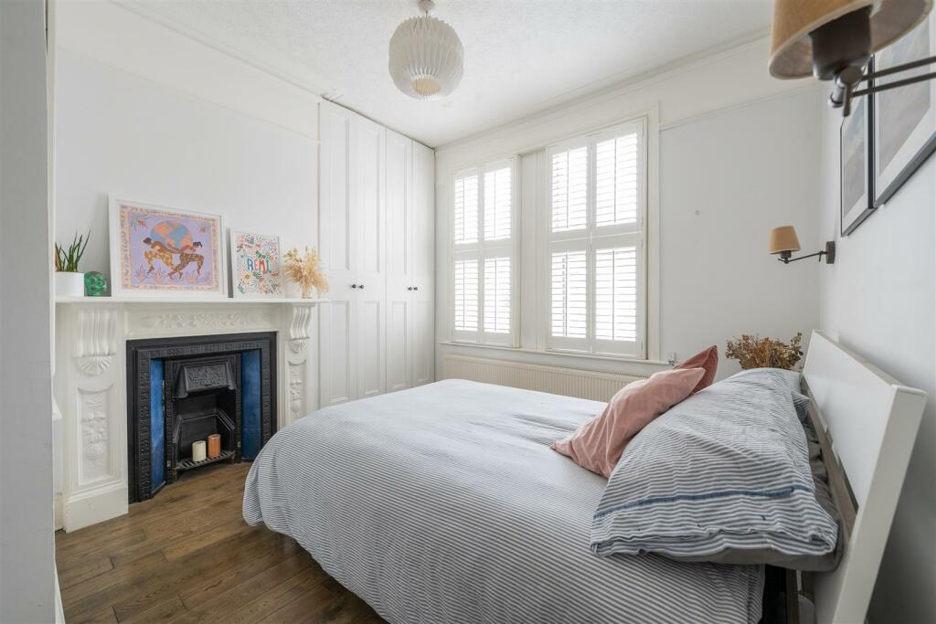 Cavendish Drive E11