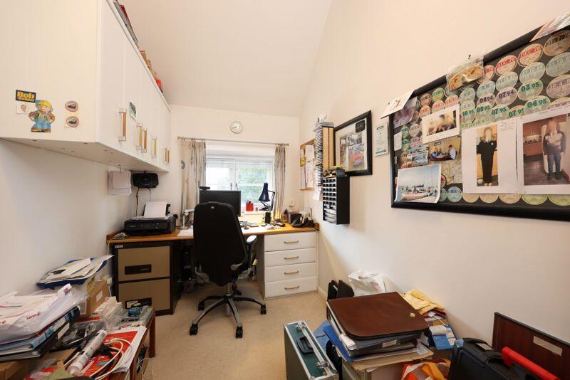Bedroom 3/Study