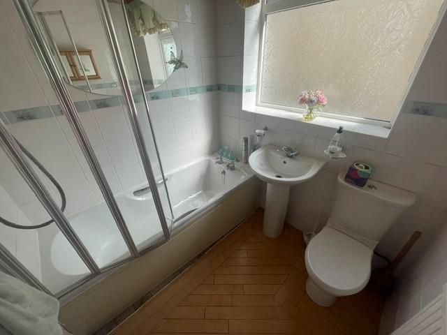 Ground floor bathroom/WC