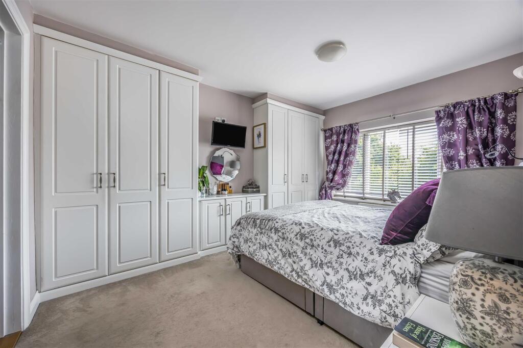 Anarue, Manor Road, Hayling Island-Small-PorticoMa