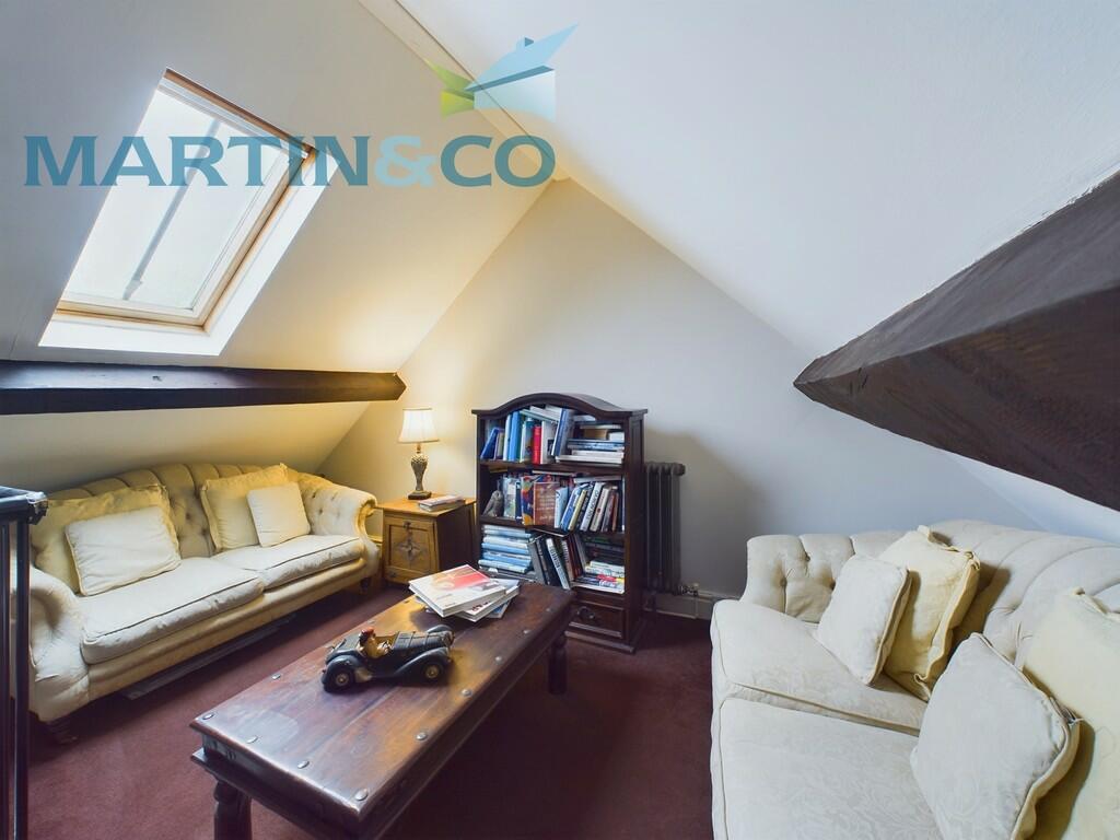 CAM01870G0-PR0143...