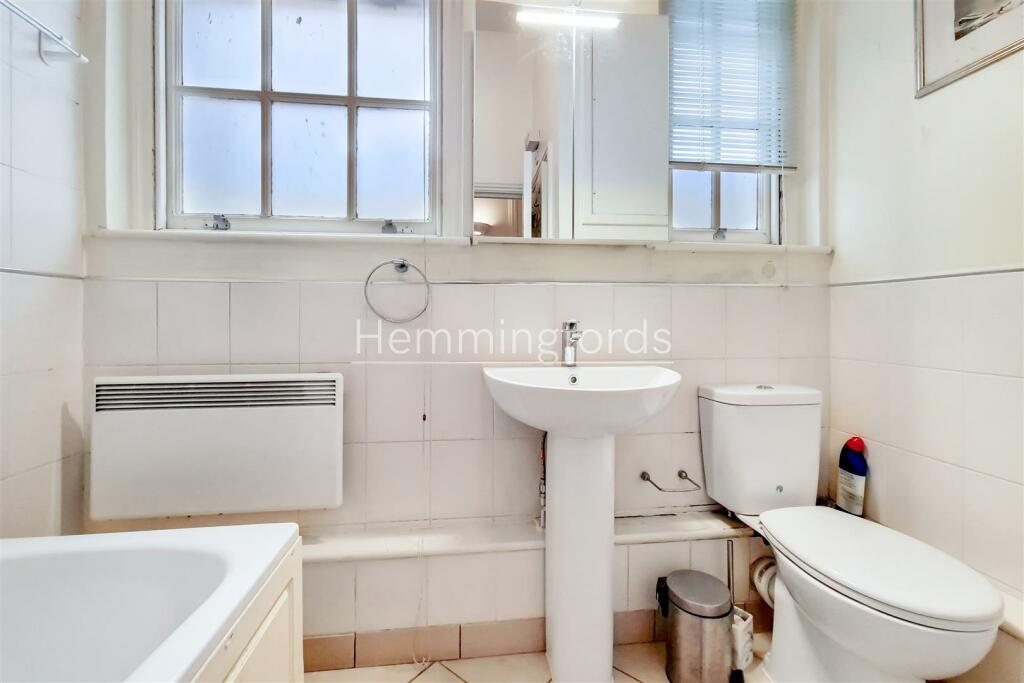 5_Bathroom-0.jpg