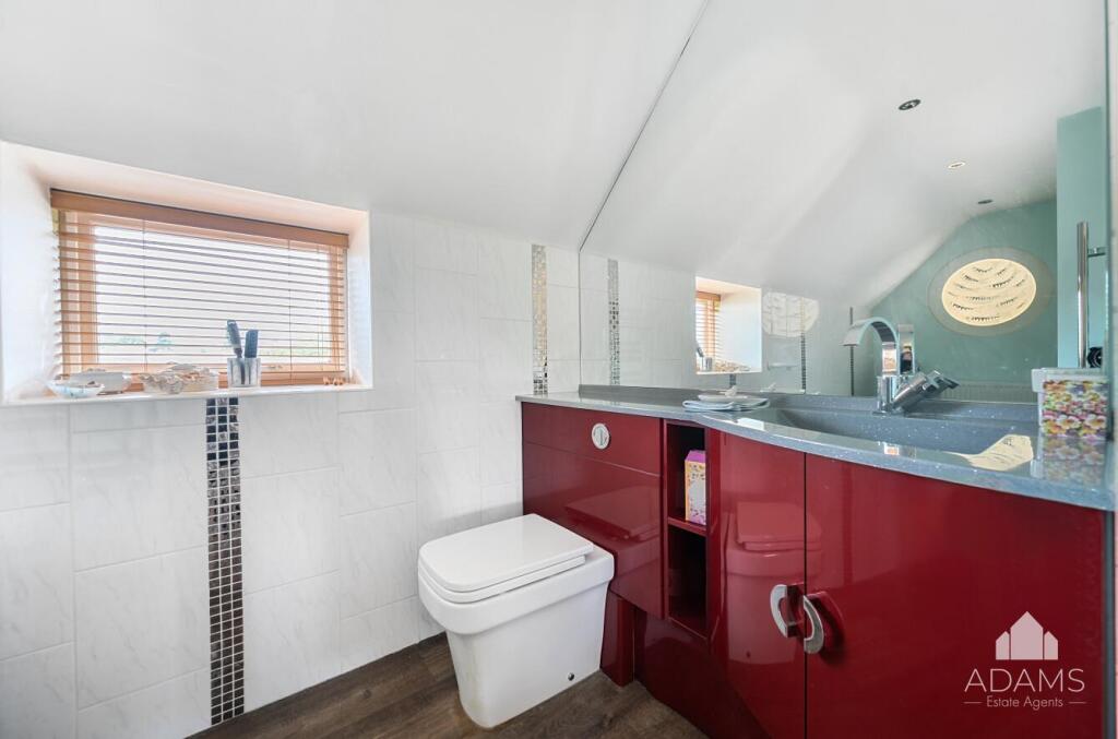 Ensuite to Bedroom 1