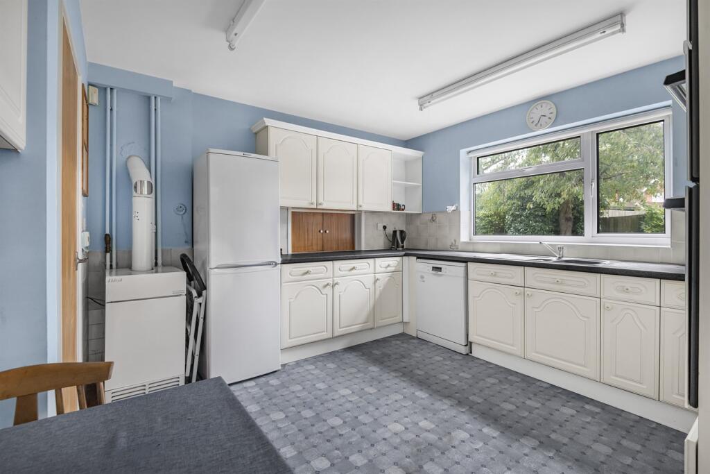 Kitchen/Breakfast Ro