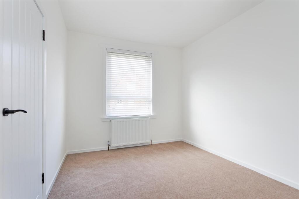 29 Churchill Cres 21.jpg