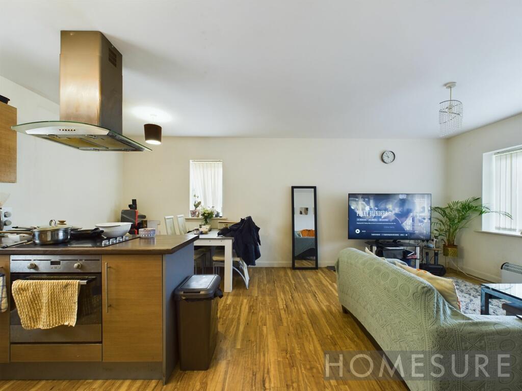 OPEN PLAN LIVING AREA