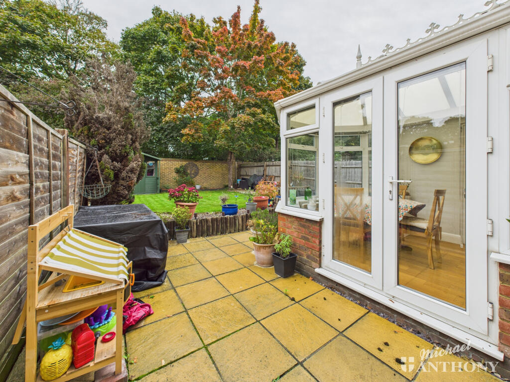 CAM03852G0-PR0435-STILL023