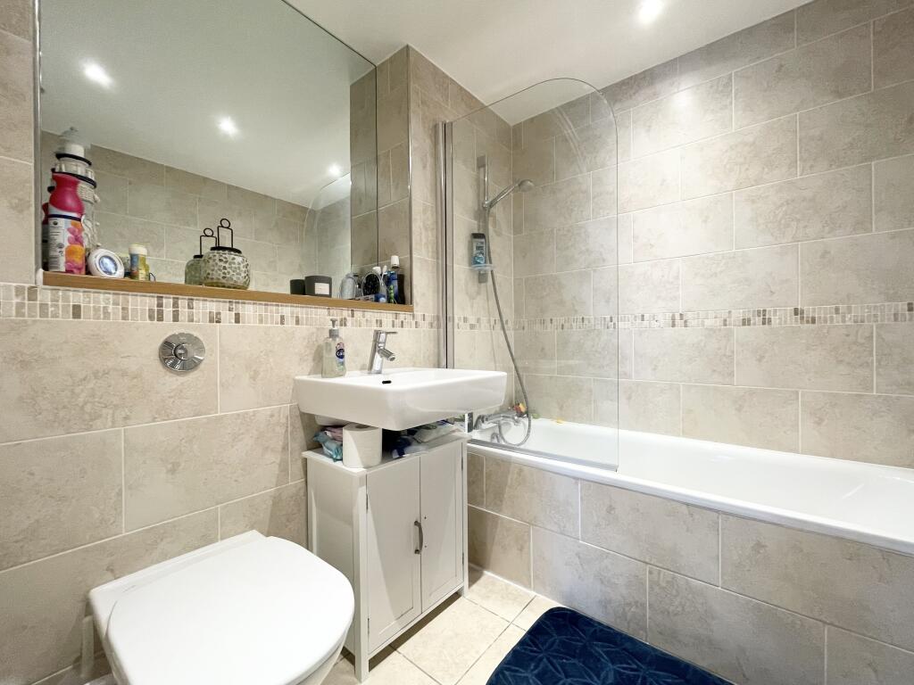 En-suite Bathroom