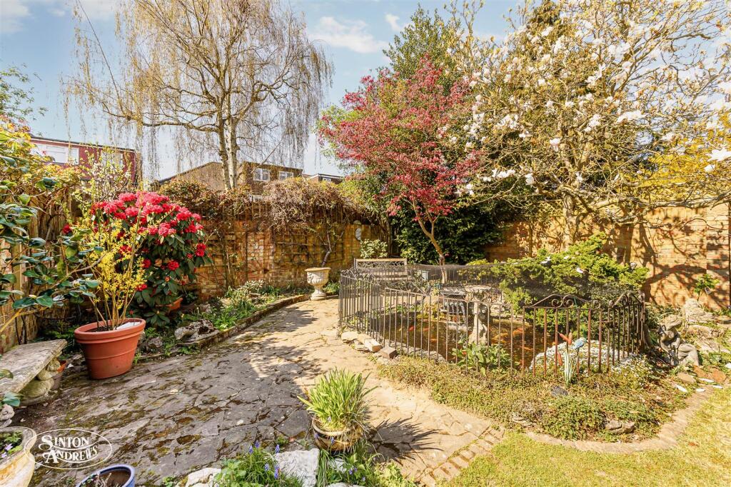 8 Royal Gardens-9.jpg