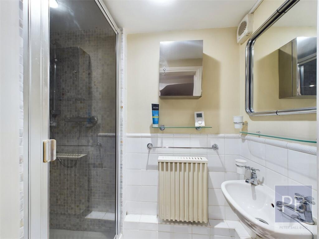 L/G Shower Room