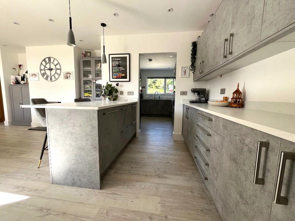 Breakfast bar