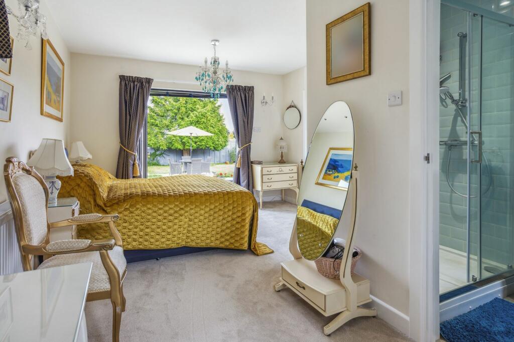 Principal bedroom