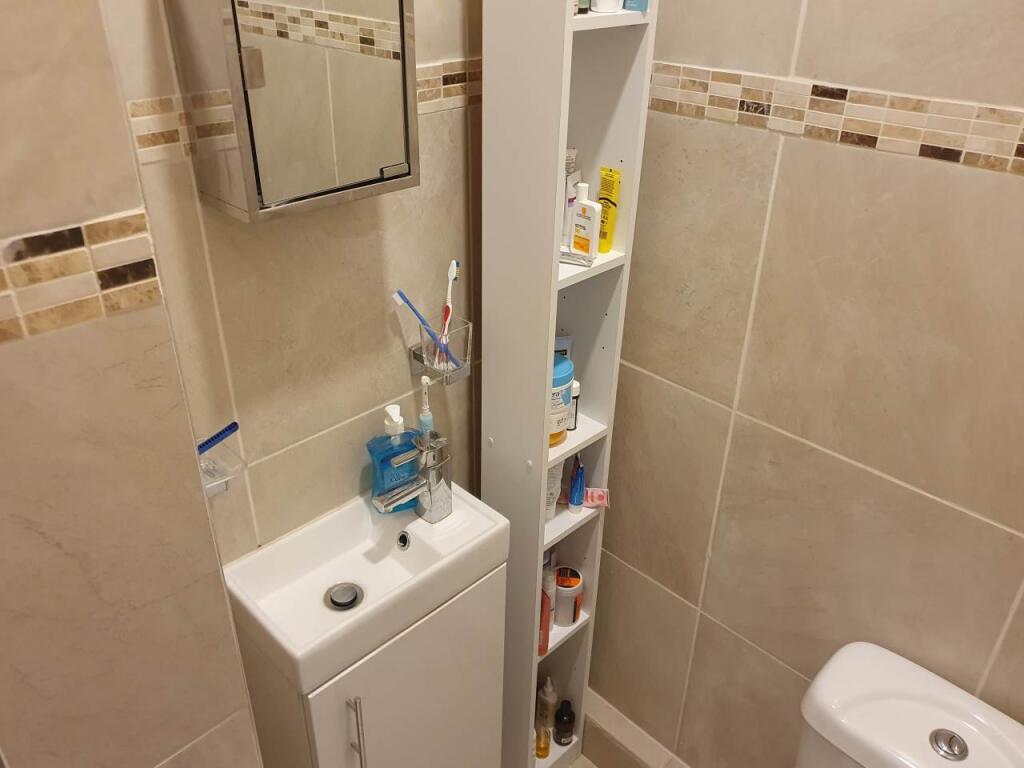 First floor rear bed