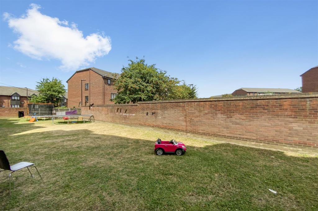 Communal garden.jpg