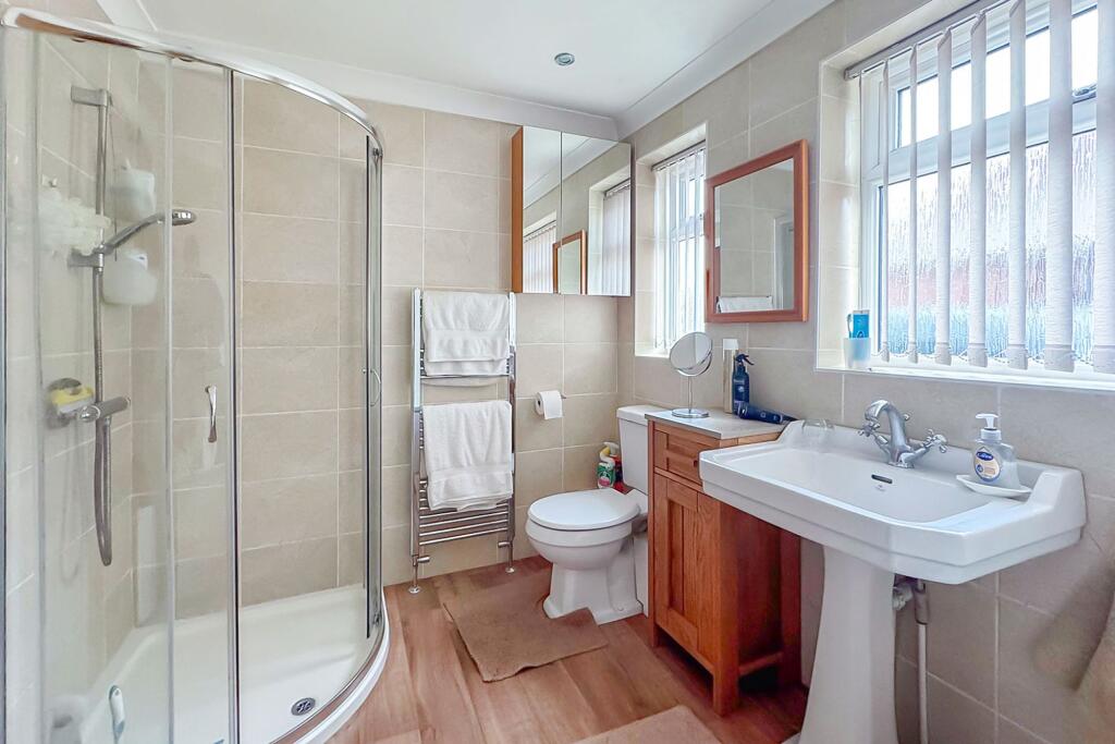 Bath/Shower Room