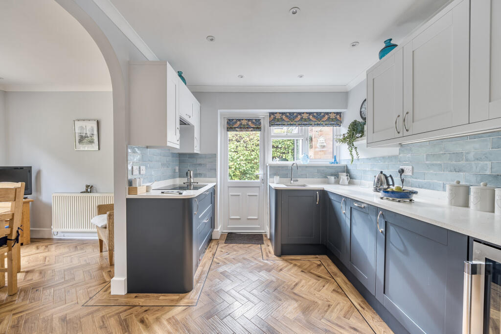 1362441-10-68de53...