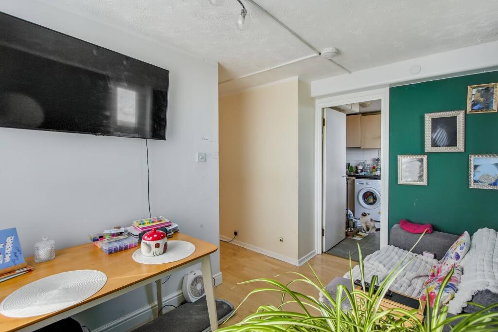 114 Jersey House, 2 Eastfield Road, Enfield, Middlesex, EN3 5UY