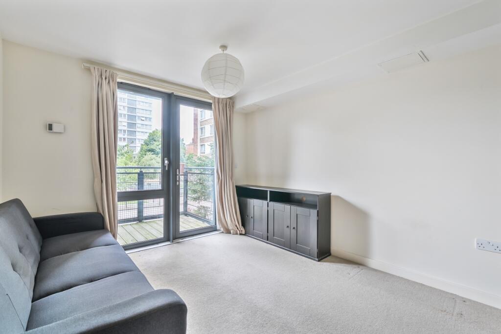 1333111-3-688b6cd...