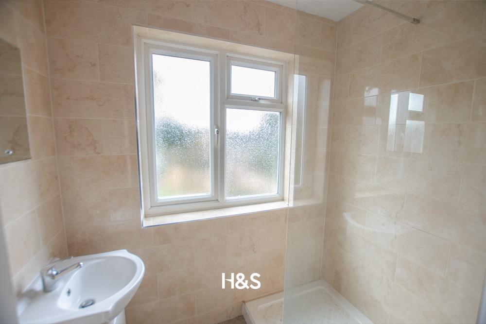 marshall lake road - bathroom.jpg