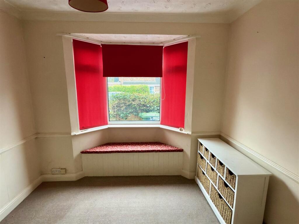 BAY WINDOW.jpg