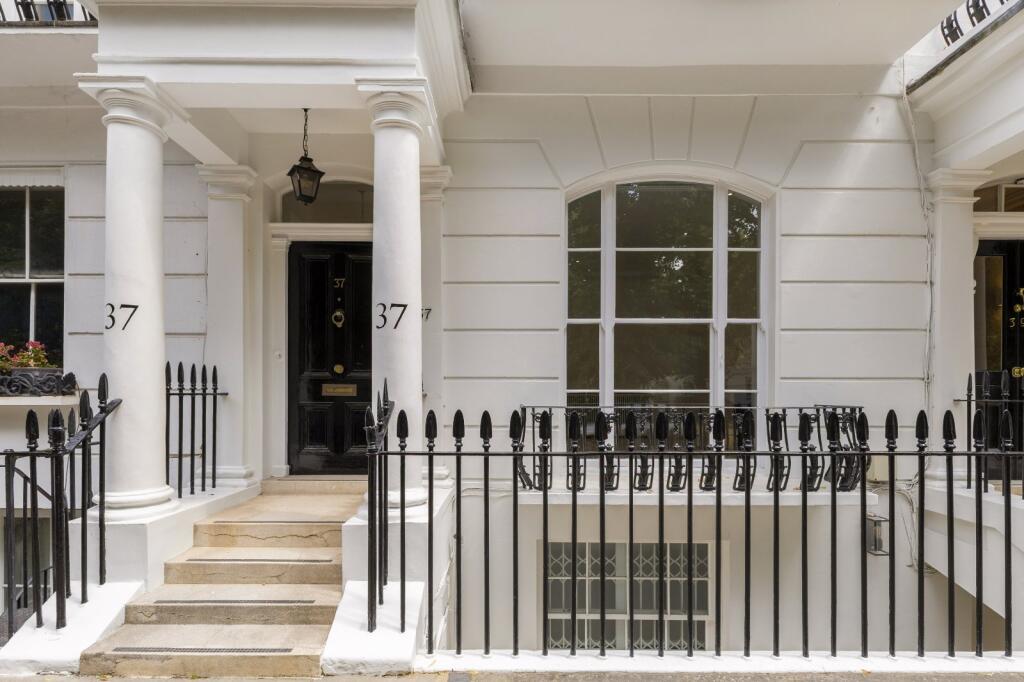 Private Entrance