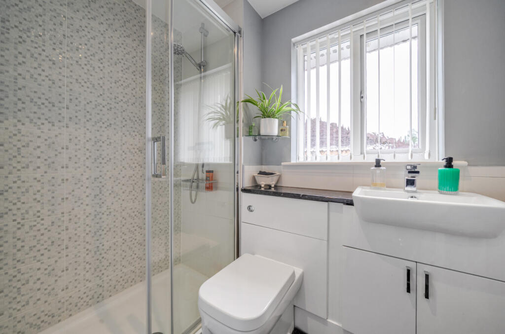 1332803-19-688b54...