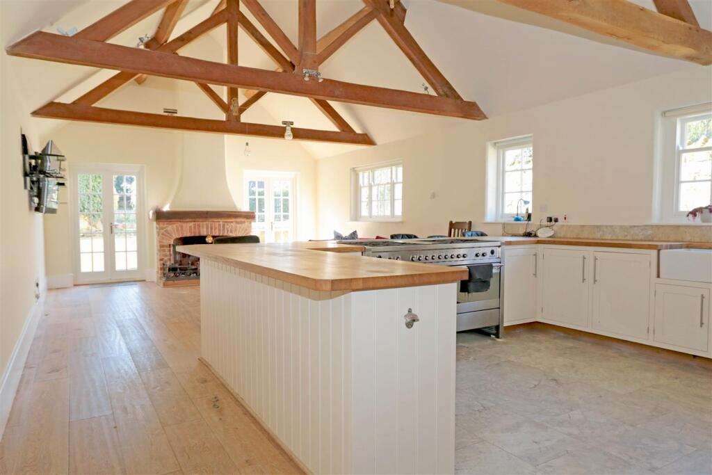 Kitchen 6.jpg