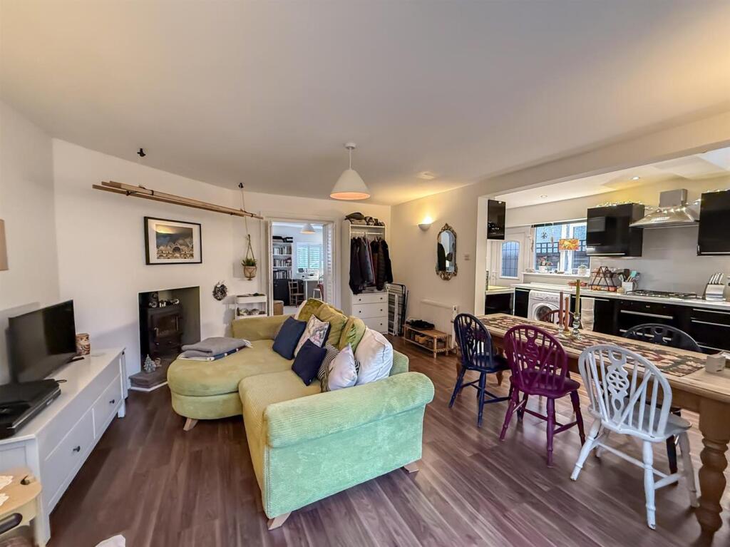 WhatsApp Image 2025-11-13 at 09.31.21 (2).jpeg