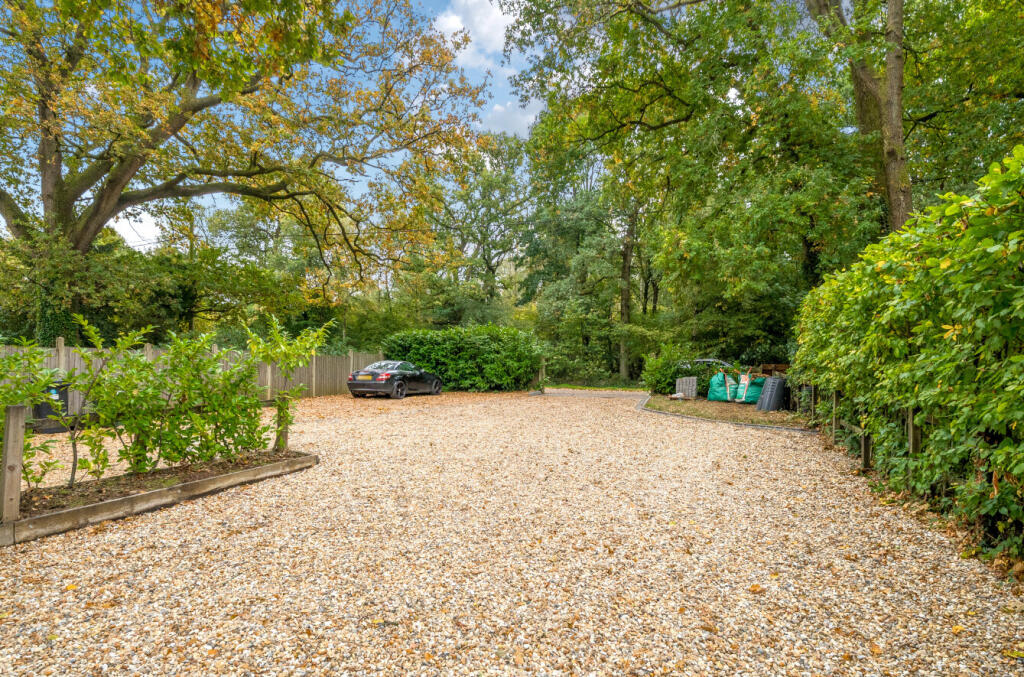 1368929-18-68ee87...