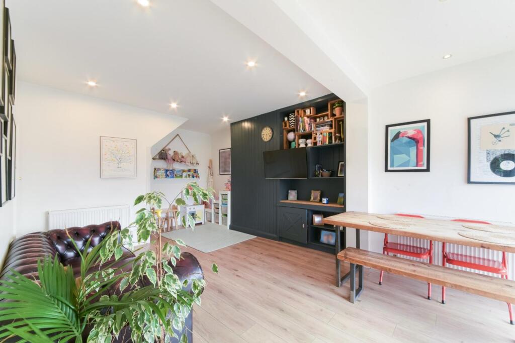 KIRBY CLOSE (14).jpg